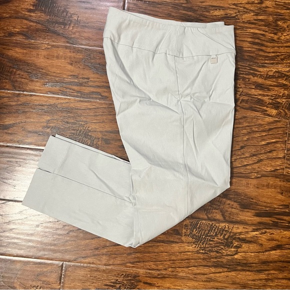 Peck & Peck Grey Cropped Pants Size 2 - Picture 9 of 10